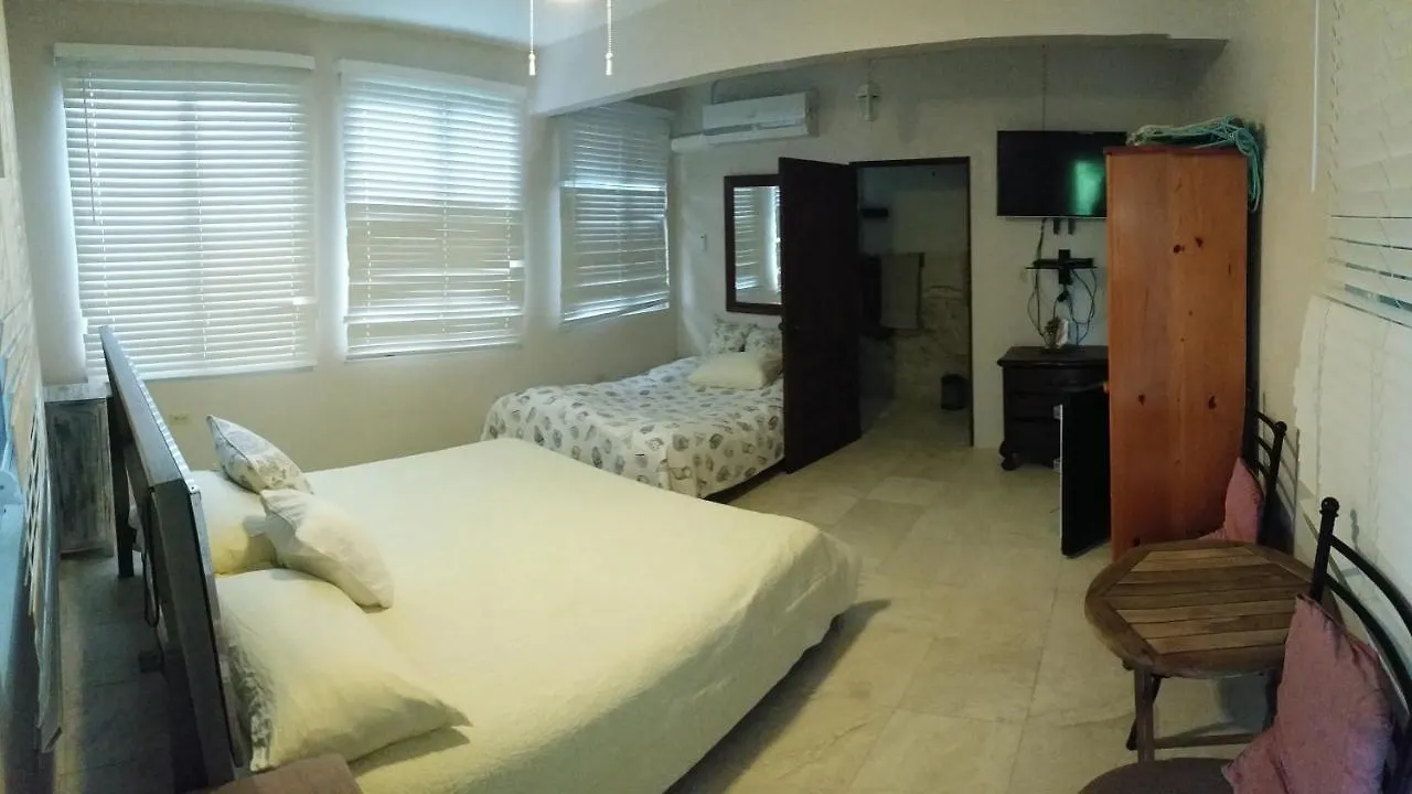 בית הארחה אגואדה Villa Marsana